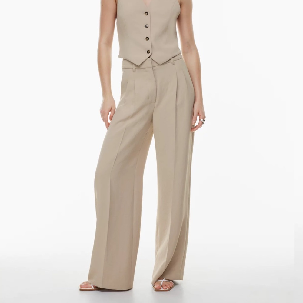 ✨PRICED TO SELL✨ Aritzia Effortless Pant